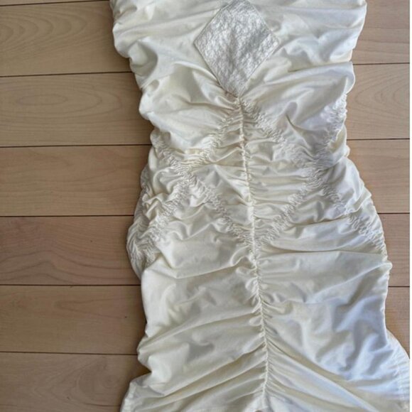 Vintage-style Y2K cream top with ruched front and diamond-stitched detail - Picture 3 of 6